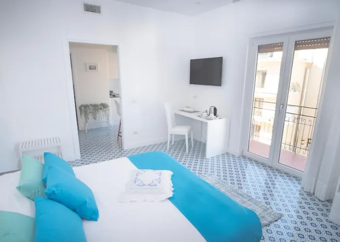 ベッド・アンド・ブレックファスト Domus Sole 4*